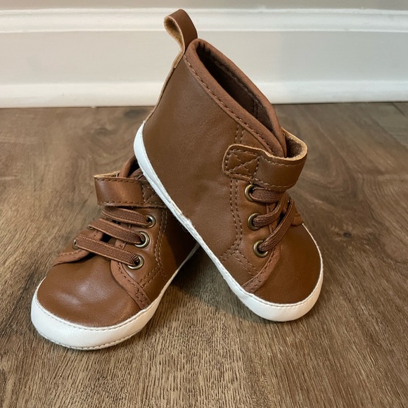 Old Navy Brown High-tops Soft sole 6-12M - Picture 3 of 5